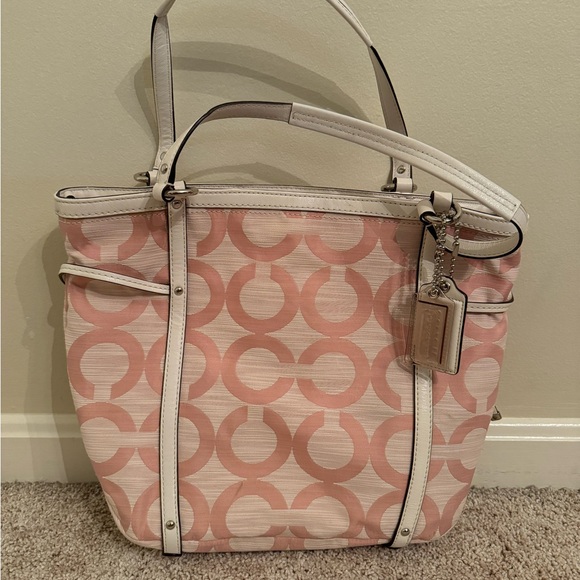 Coach Audrey Op Art Signature Cinched Pink - Picture 2 of 4